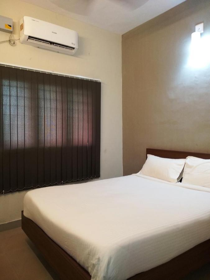 Hotel Aspire Maradu Kochi Exterior foto