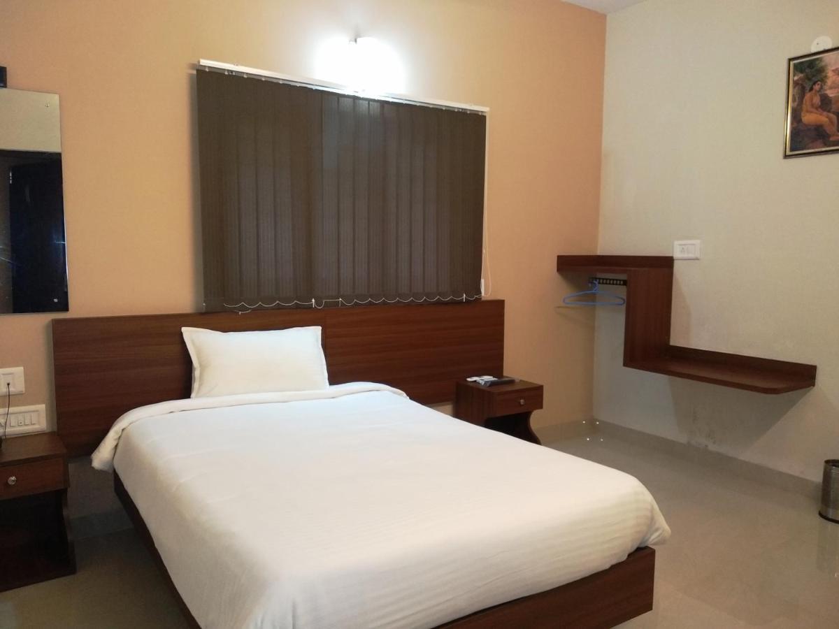 Hotel Aspire Maradu Kochi Exterior foto